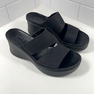 Naturalizer black platform sandals